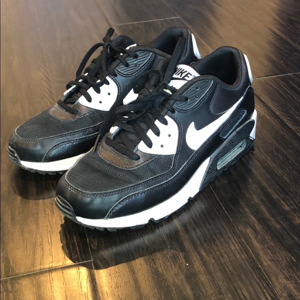 Nike AirMax - black and white